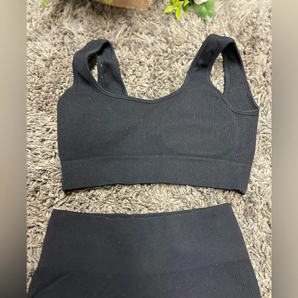 Black Ribbed Sports Bra and Shorts Set Size M <<17>> - Picture 5 of 5